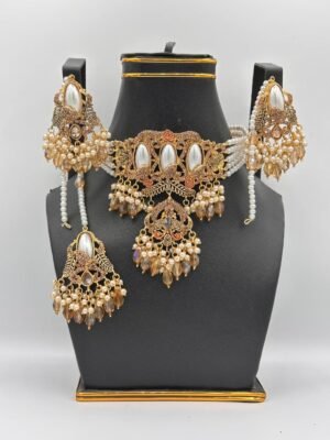 Golden Petal Necklace Set